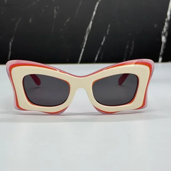 loewe_x_paulas_ibiza_lw40140u_  display picture 1